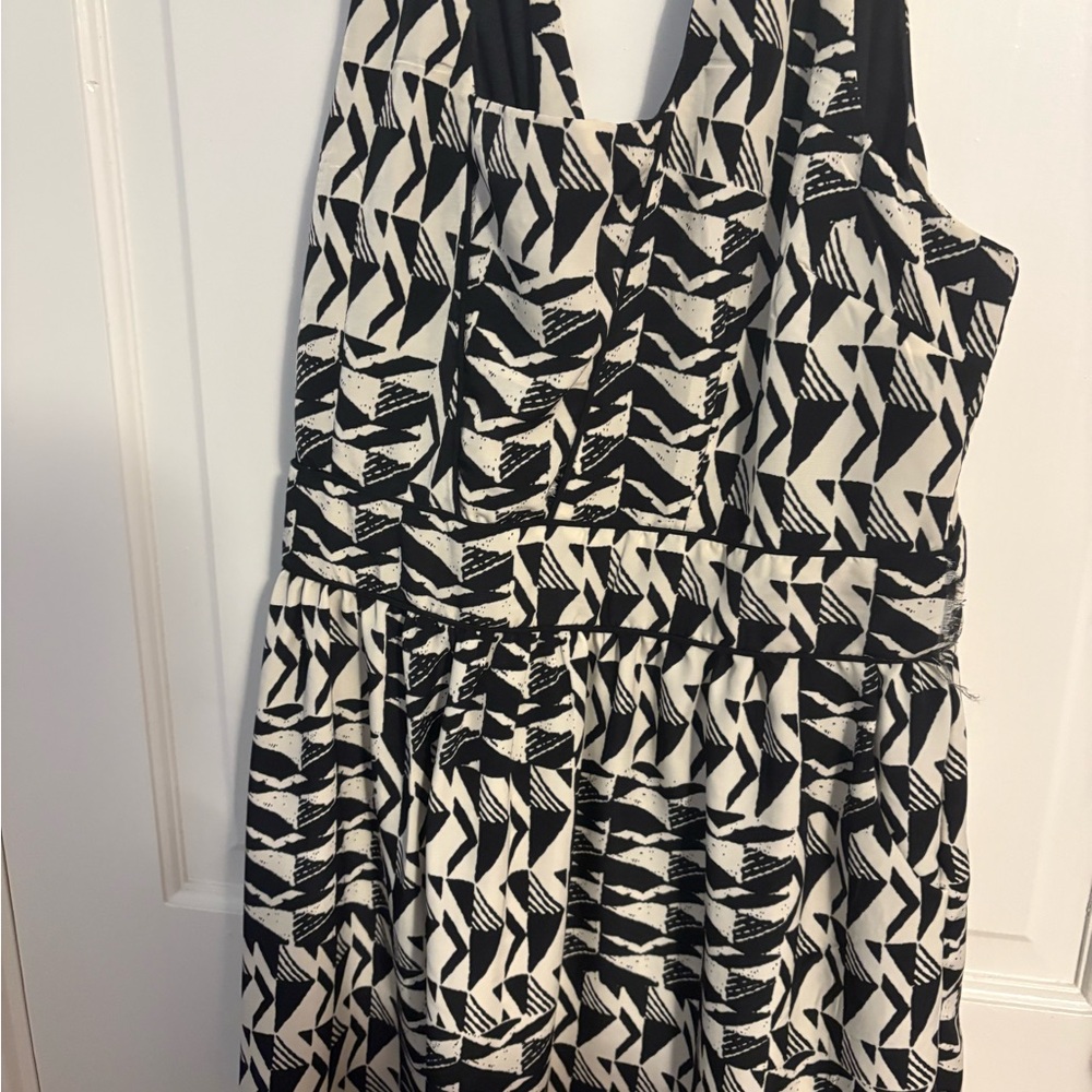 One Clothing Black and White Abstract Mini Dress